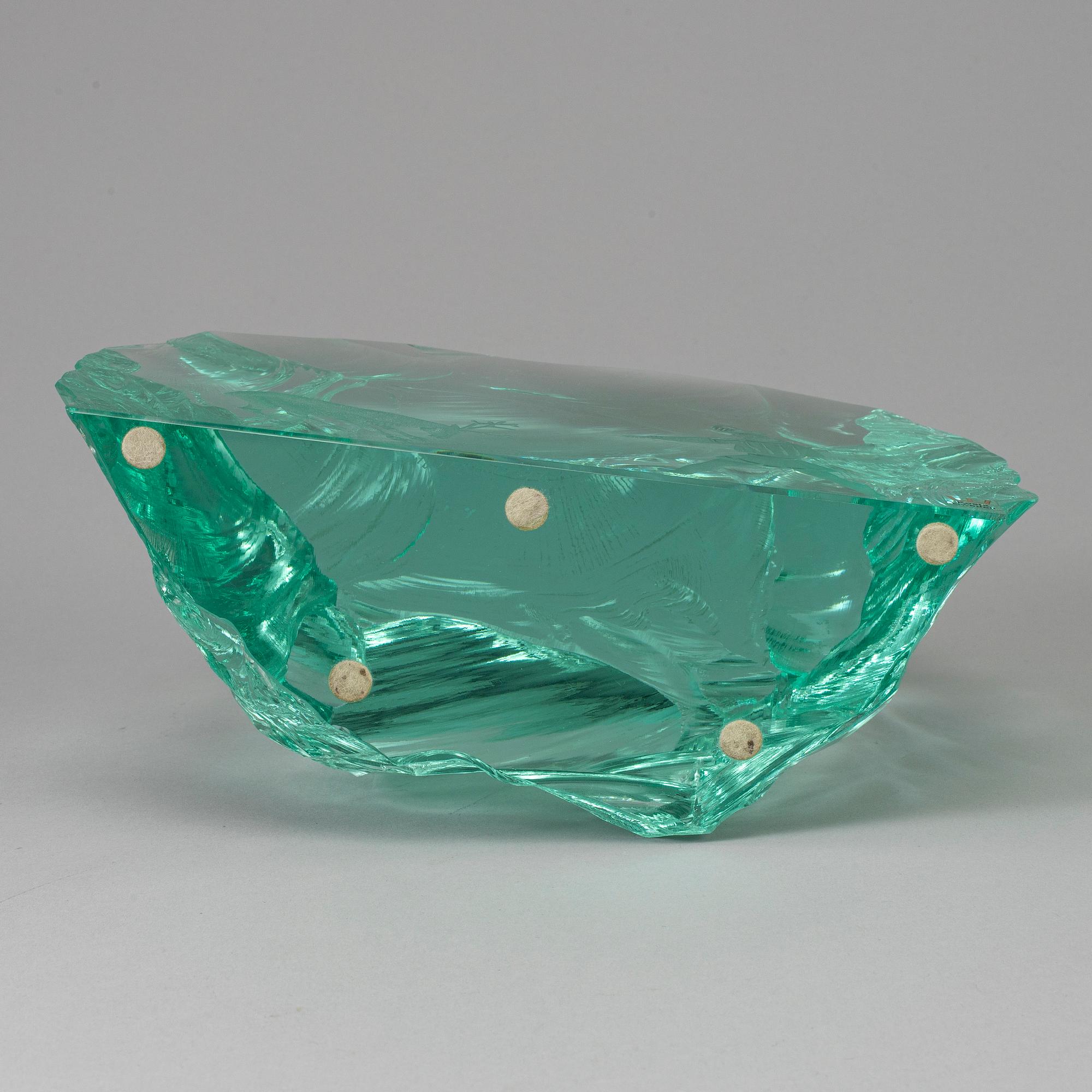 VICKE LINDSTRAND, skulptur, glas, Kosta. Signerad.