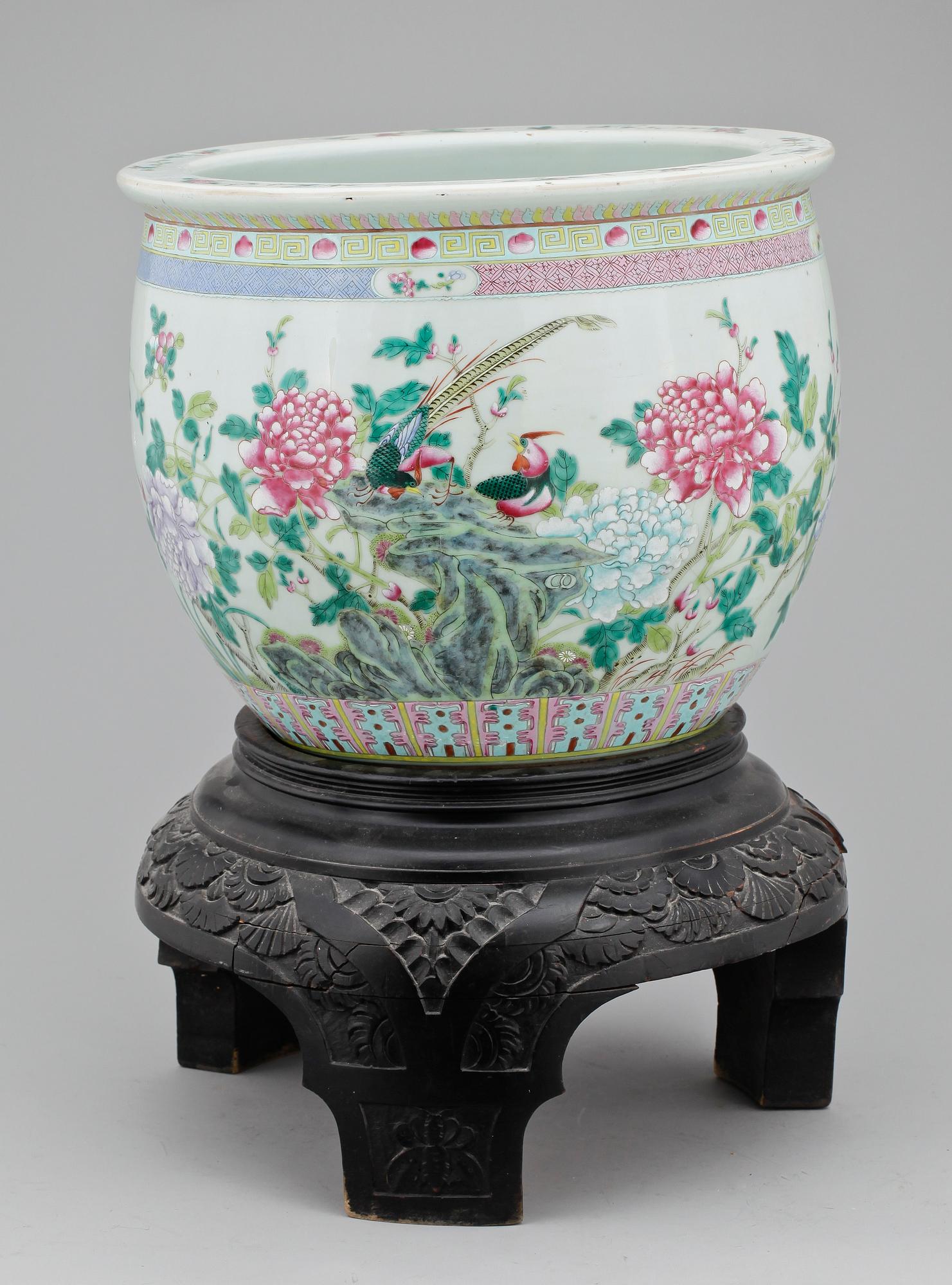 FISKBASSÄNG, porslin, Qing, Kina 1800-talets andra hälft.