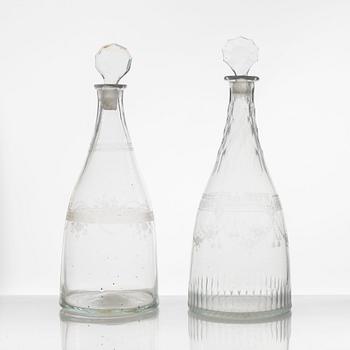 Karaffer, 2 st, glas, gustavianska, omkring år 1800.