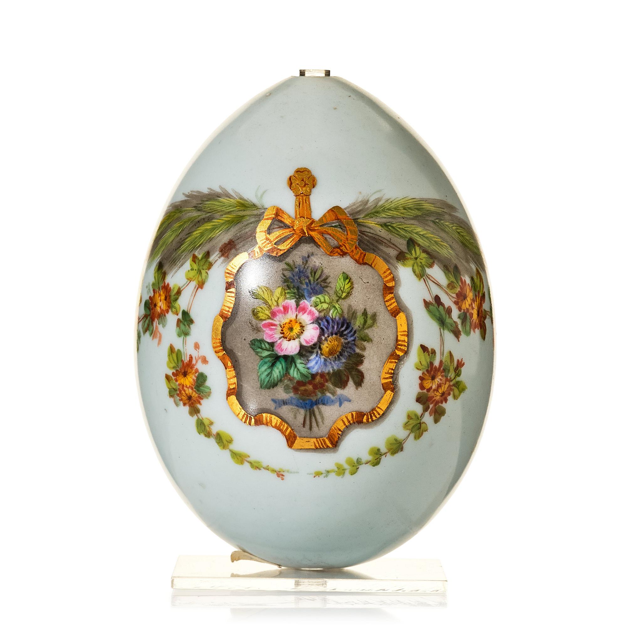 A Russian porcelain Easter Egg, 19th Century, presumably Imperial porcelain manufactroy, St Petersburg.