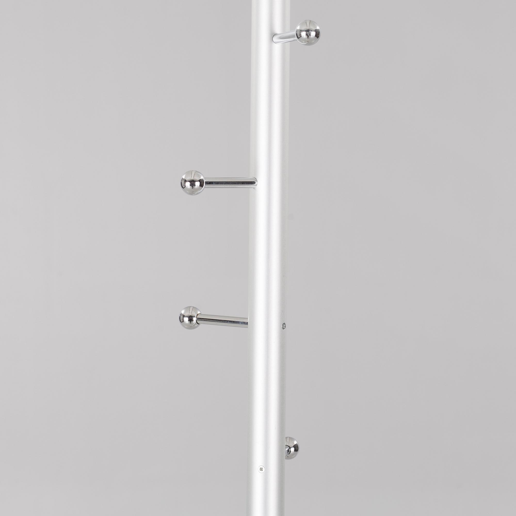 JOSEP M MASSANA & JOSEP M TREMOLEDA, tamburmajor, "Mirac", Mobles 114, omkring år 2000.