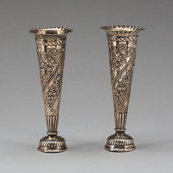 VAS, ett par, silver, London, England, 1900-01.