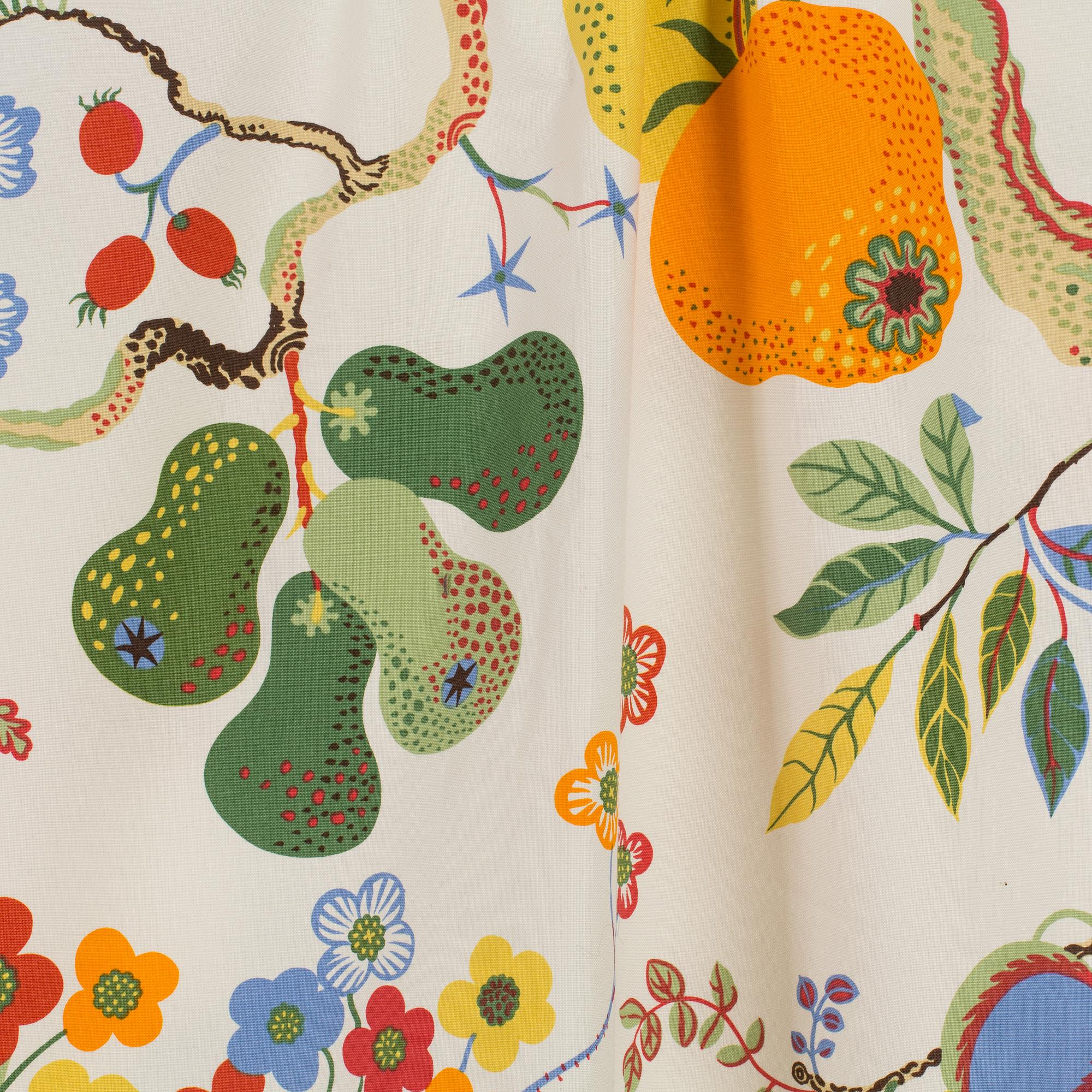 JOSEF FRANK, 2 gardinlängder "Vegetable Tree" firma Svenskt Tenn.