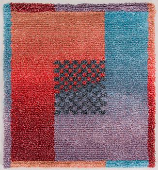 Jukka Vesterinen, a rya rug modell for Helmi Vuorelma. Circa 125 x 115 cm.