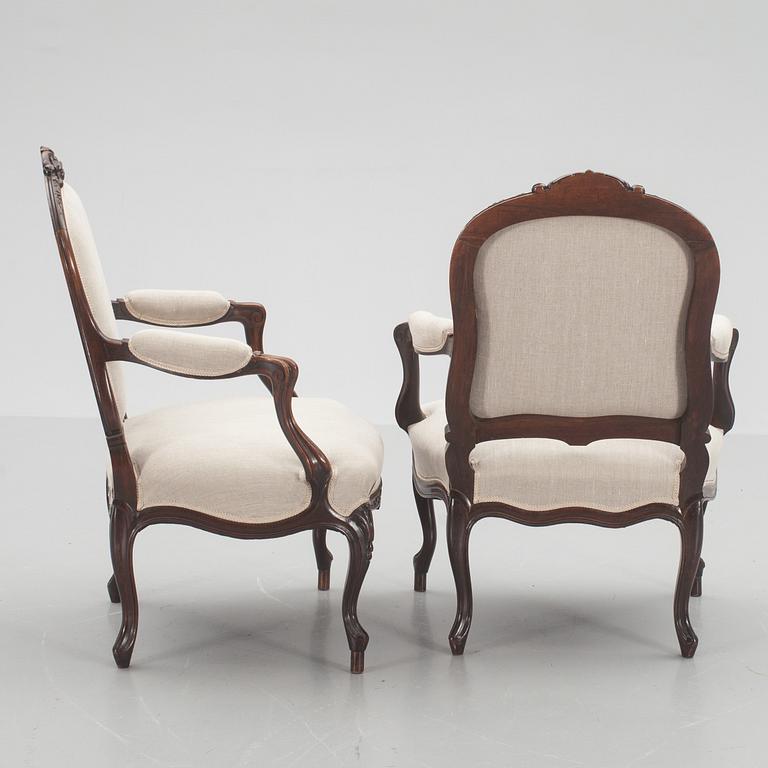 KARMSTOLAR, ett par, Louis XV-stil.