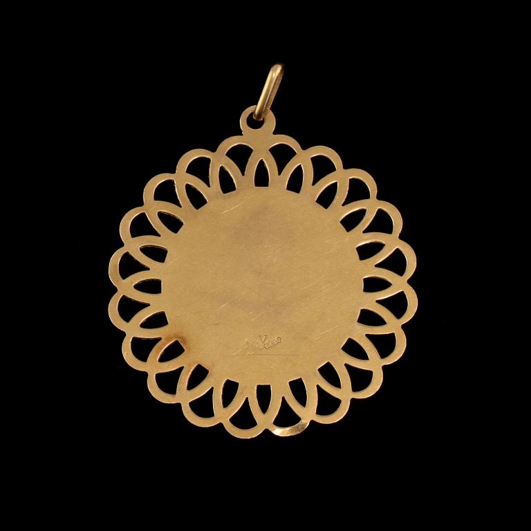 AMULETT, 18k guld och emalj, Modena, Italien, 1900-talets tredje kvartal. Vikt 13 g.