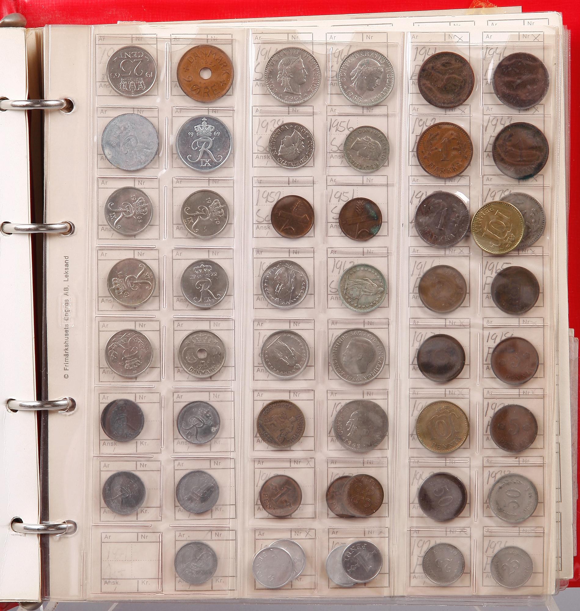 ALBUM MED MYNT OCH SEDLAR, flertal länder däribland Sverige, 1800-1900-tal.