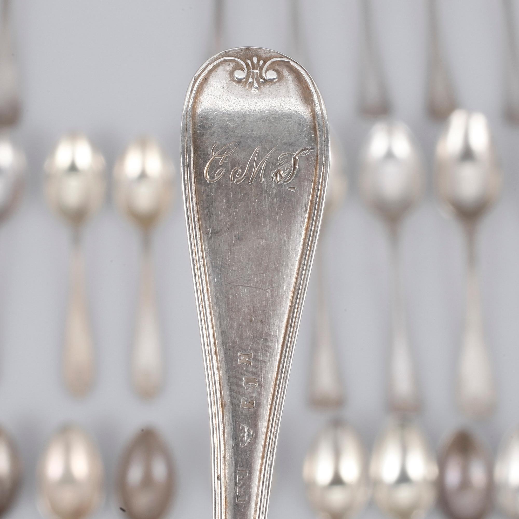 PARTI SKEDAR, 47st, silver, "Fransk Lilja" samt "Vasa", bland annat GAB, Stockholm, 1928. Vikt ca 563g.