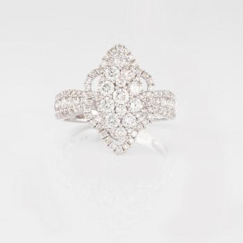 RING, med 99 briljantslipade diamanter, 1.43 ct.