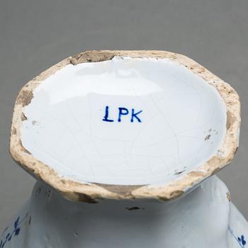 LOCKURNA, fajans, Delft, 1700-tal.