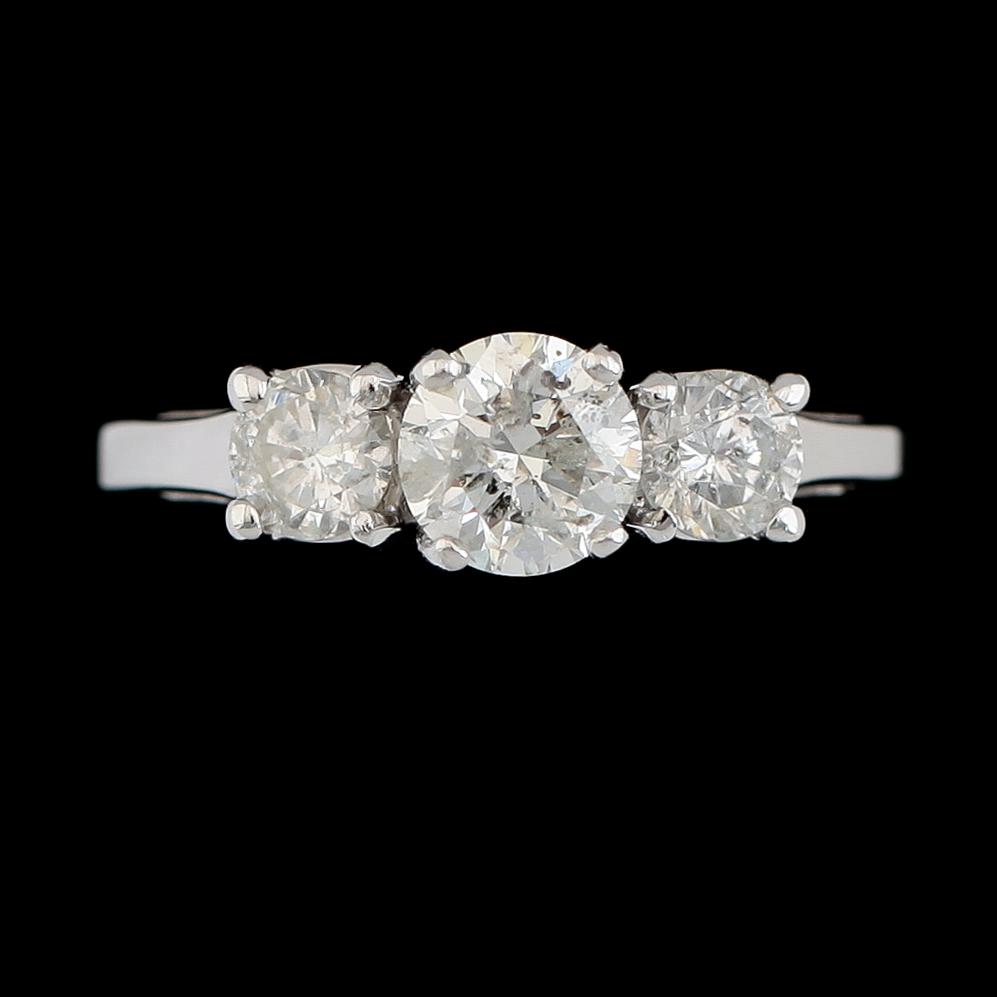 RING, 14K vitguld, 3 briljantslipade diamanter tot ca 1.25 ct.