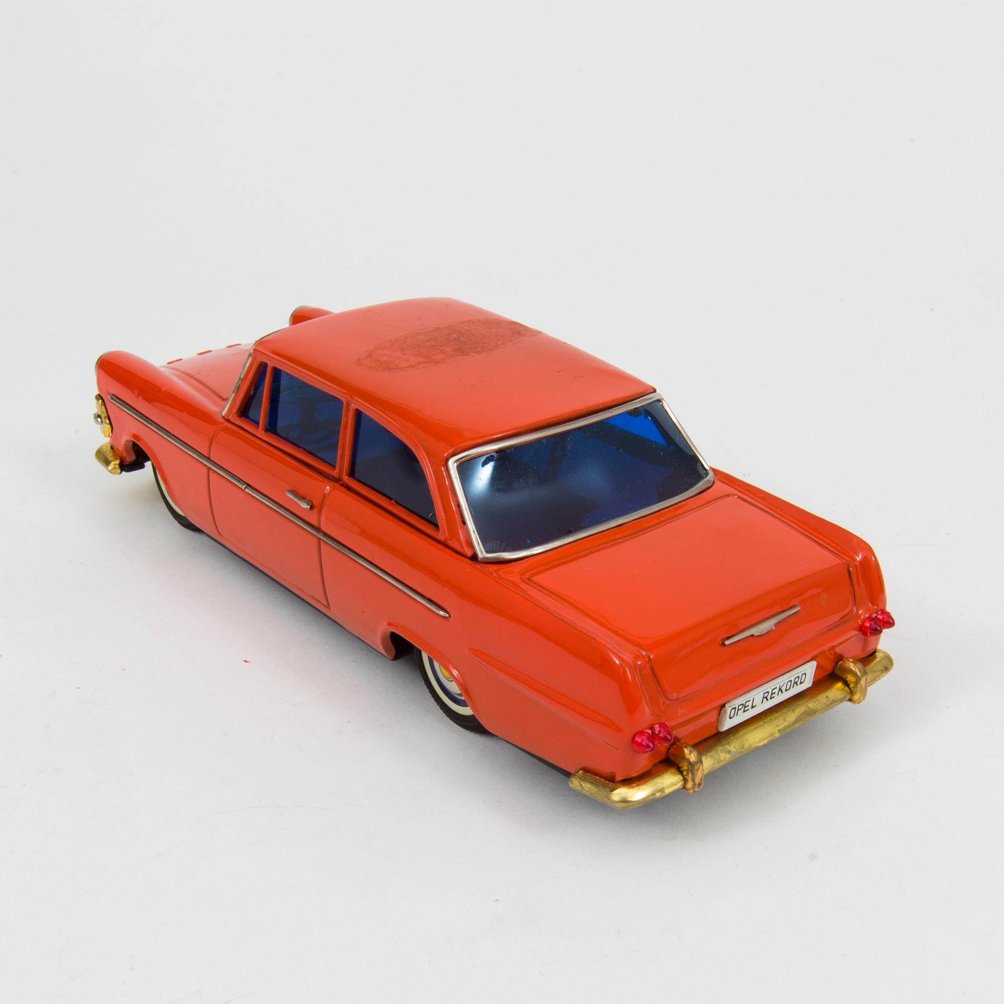 A tinplate Opel Rekord by Bandai Japan 1960s. - Bukowskis A tinplate Opel Rekord by Bandai Japan 1960s. - Bukowskis