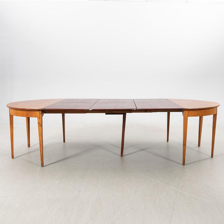 Dining table, turn of the 20th century.