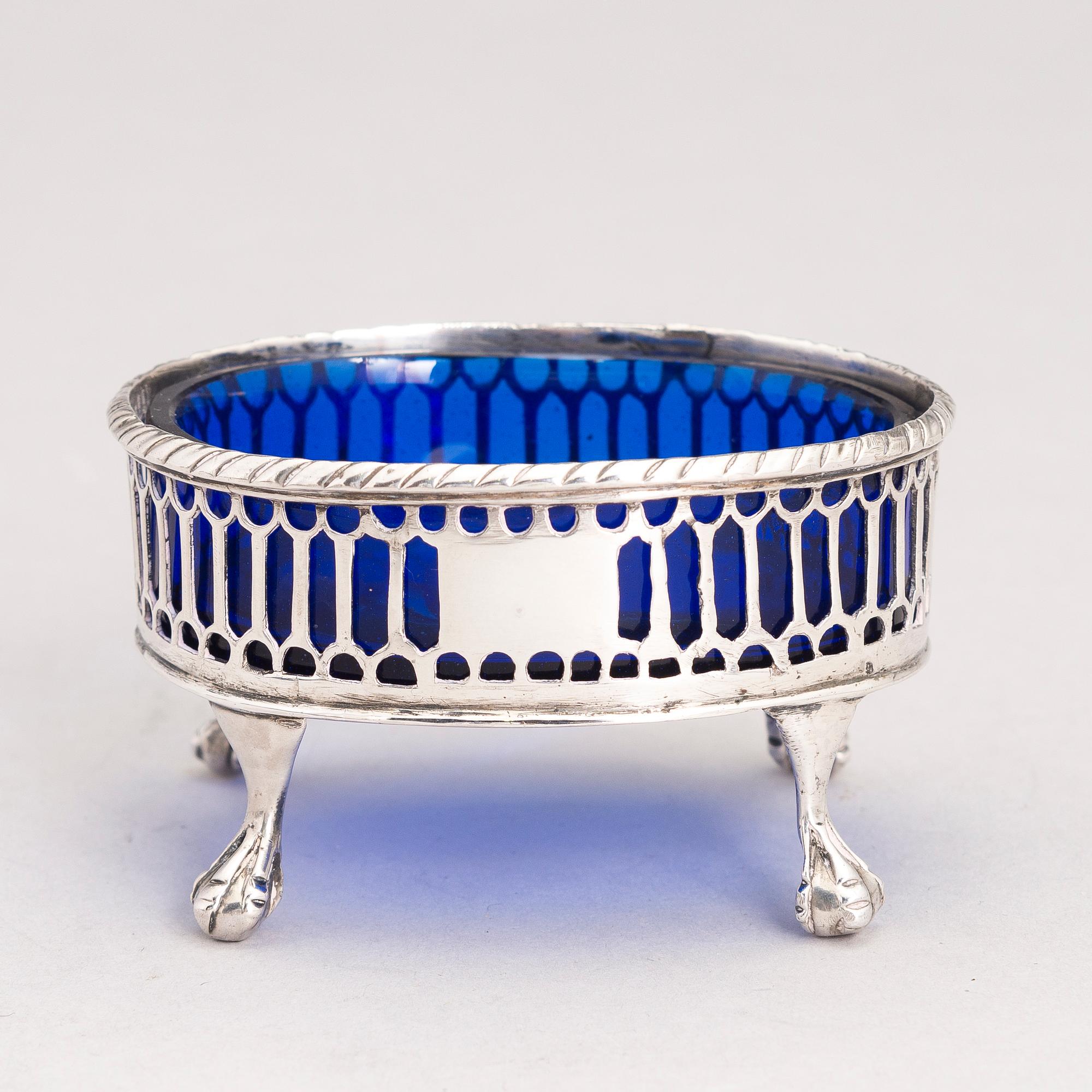 SALTKAR, 3 st, sterling silver, Edward Lowe, 1769 och Francis Stamp, 1780-tal, London.