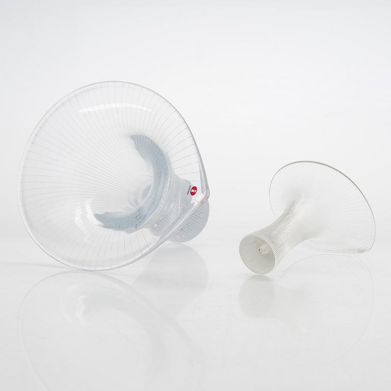 Tapio Wirkkala, vaser, 2 st, "Kanttarell", signerade Tapio Wirkkala Iittala.