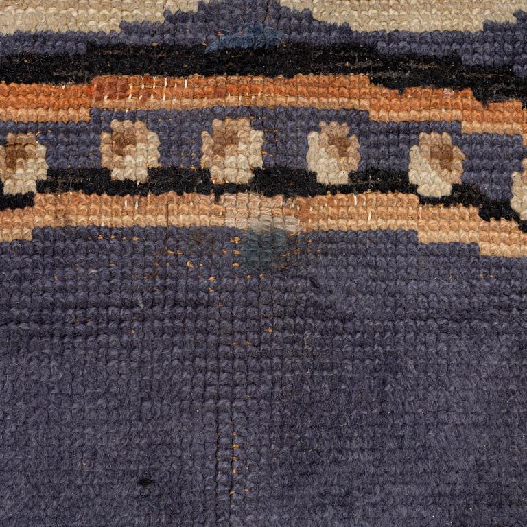 Rug, antique Spanish, Madrid, approx. 554 x 406 cm.