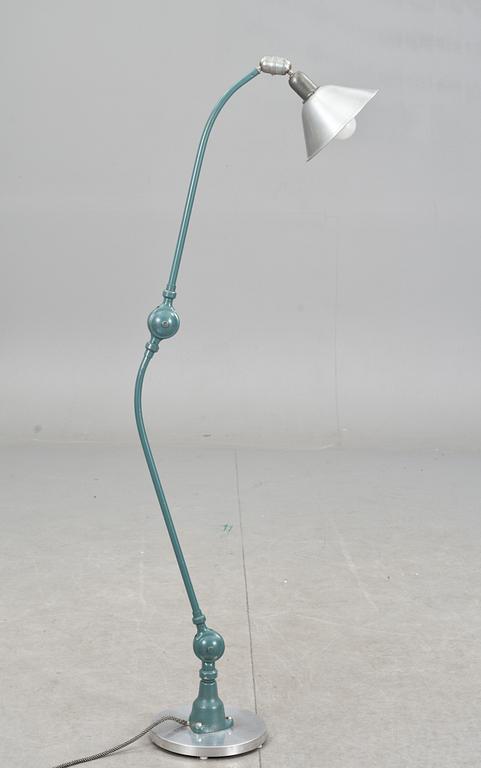 GOLVLAMPA "Triplex-pendel", formgiven av Johan Petter Johansson ca 1919.