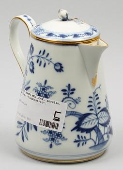 KANNA MED LOCK, porslin, Meissen, "Lökmönstret".