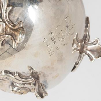 A silver sugar bowl, creamer and sugar tongs, 20th century.