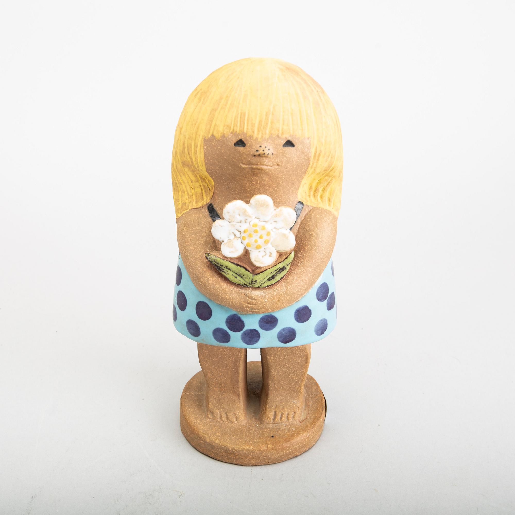 LISA LARSON,