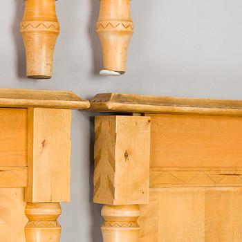 Yrjö Blomstedt, Sängynpäädyt, avohylly ja seinähylly 1898.