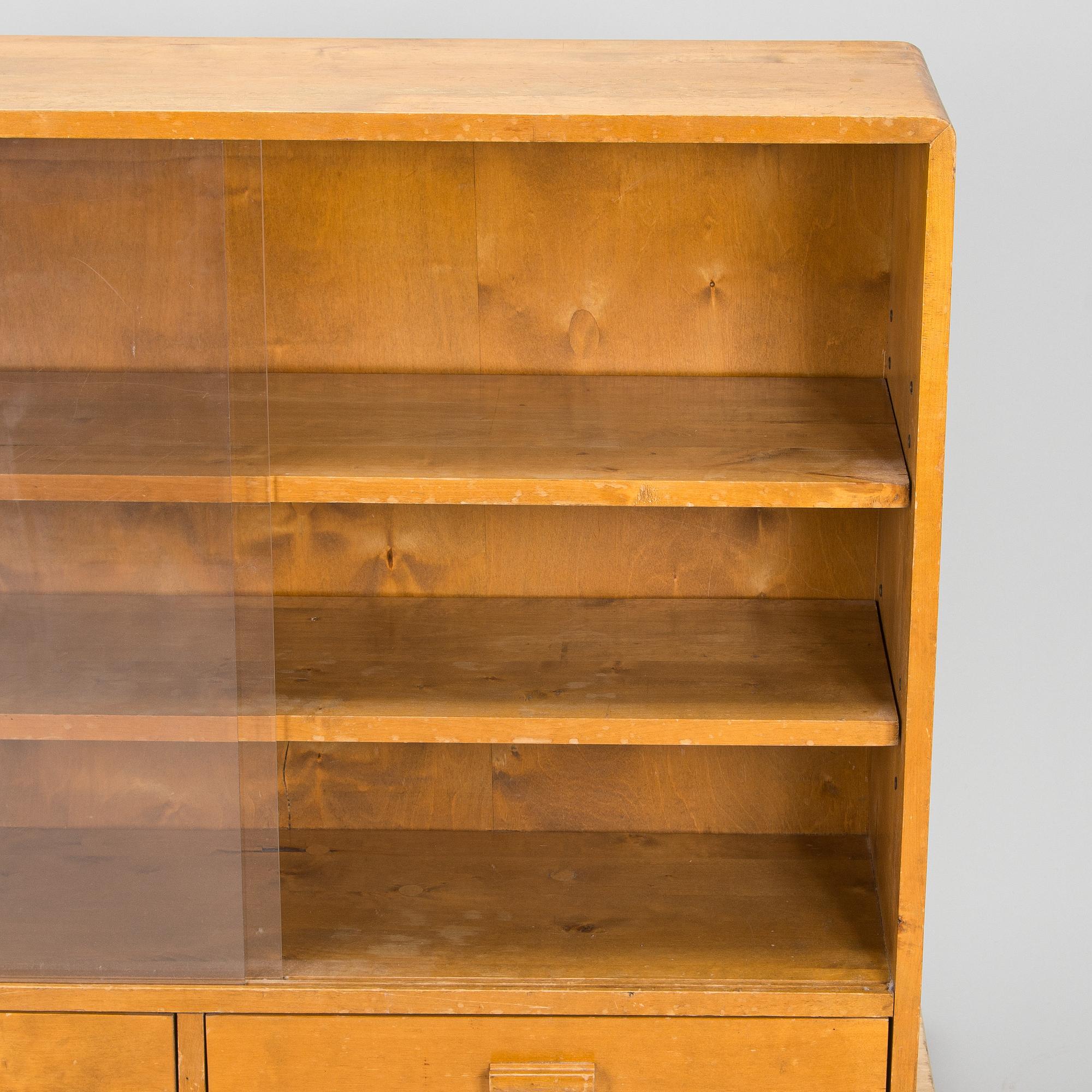 A 1940s.bookcase.