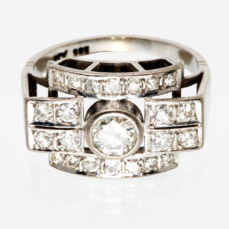 Ring 14K whitegold brilliant and single-cut diamonds approx 0,90 ct.