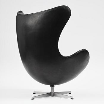 Arne Jacobsen, fåtölj, "Ägget", Fritz Hansen, Danmark, 1967.