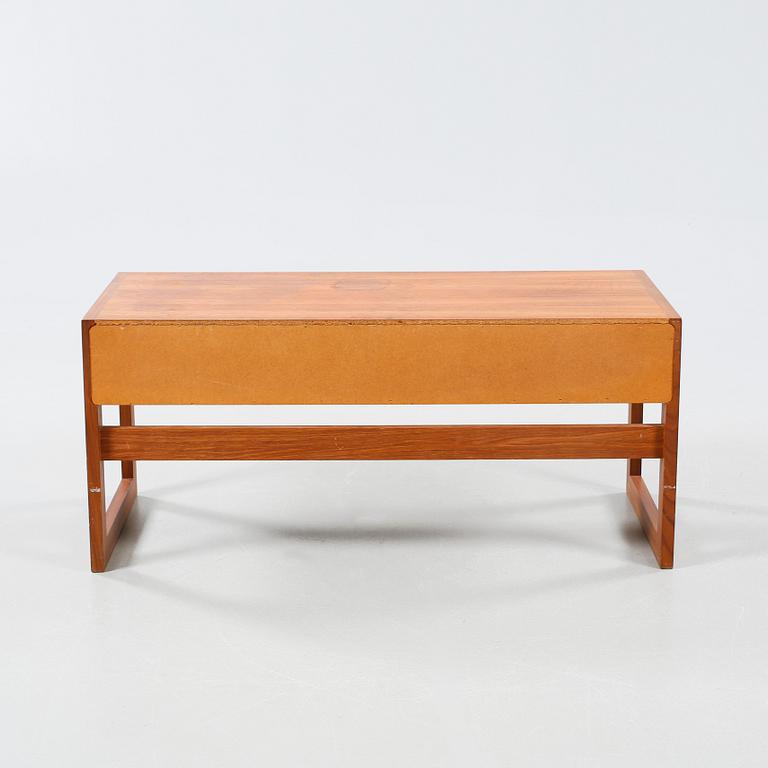 A tv bench, model "Varié TV 1", designed by Arne Wahl Iversen for Möbel-Ikea 1960.