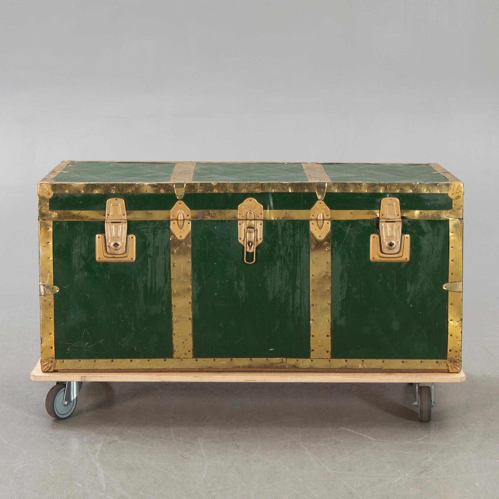 An Italian mid 1900s trunk.