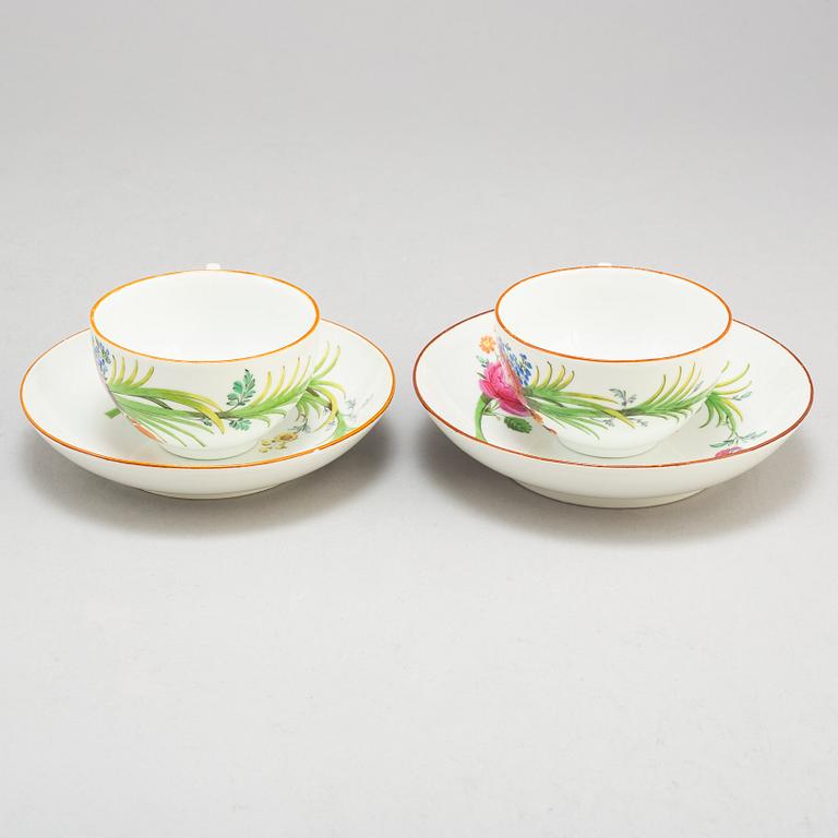 TWO 18TH CENTURY  MEISSEN PORCELAIN CUPS AND SAUCERS,