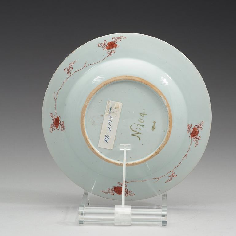 A rouge de fer and gold dinner plate, Qing dynasty, Kangxi (1662-1722). With Johanneum mark N:i04->.