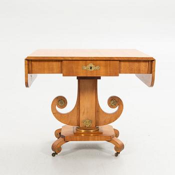 Salon table, Empire.