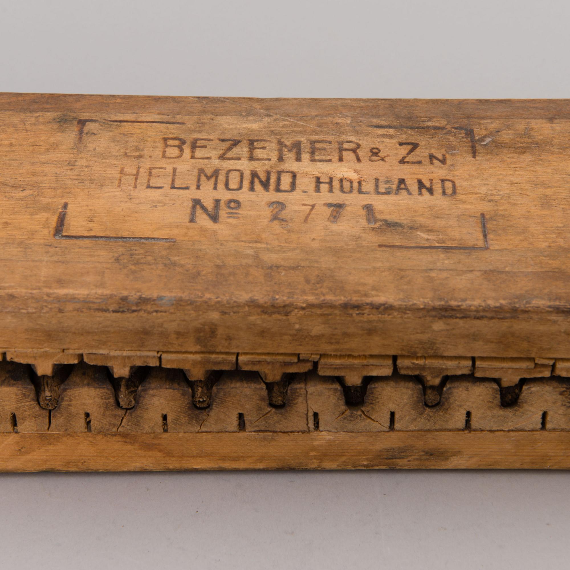 A CIGAR FORM, wood, first half of the 20th century.