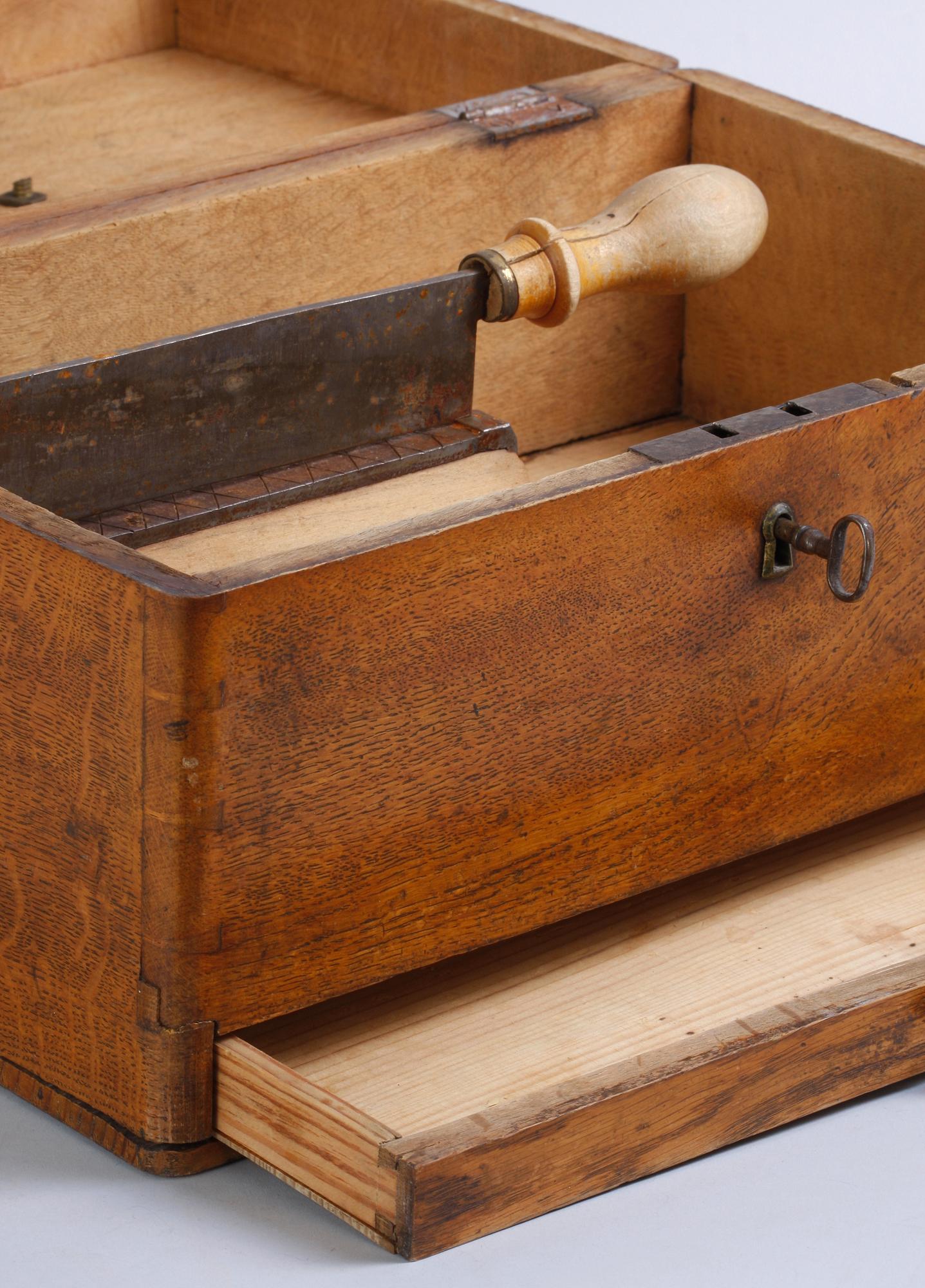 SOCKERSKRIN, ek, 1800-tal.