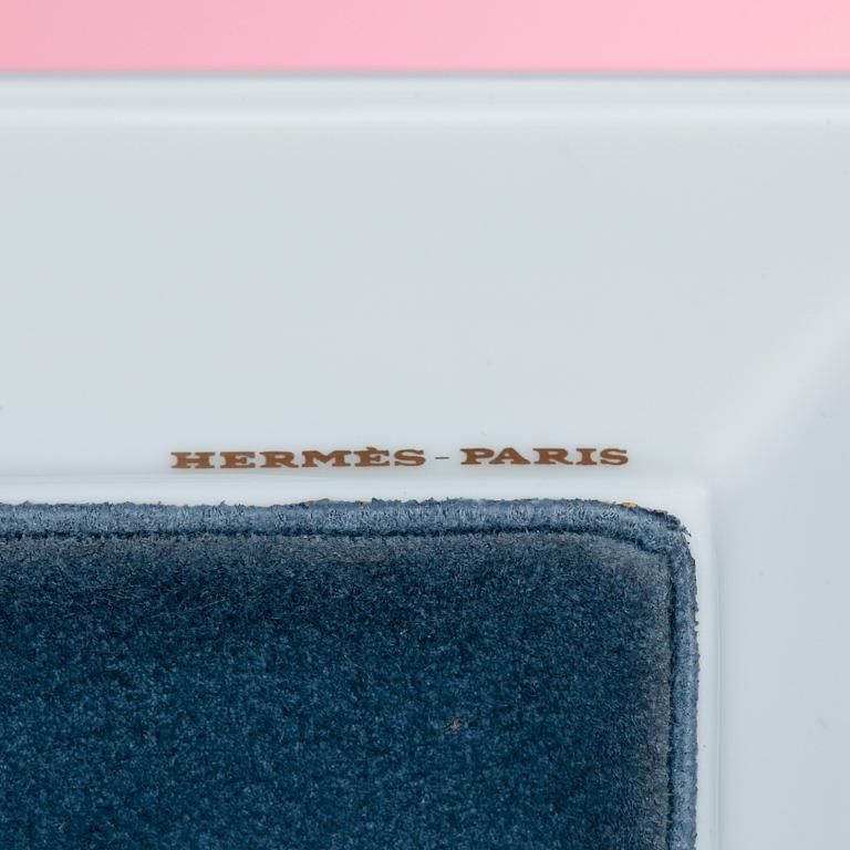 ASKFAT/FAT, Hermès.