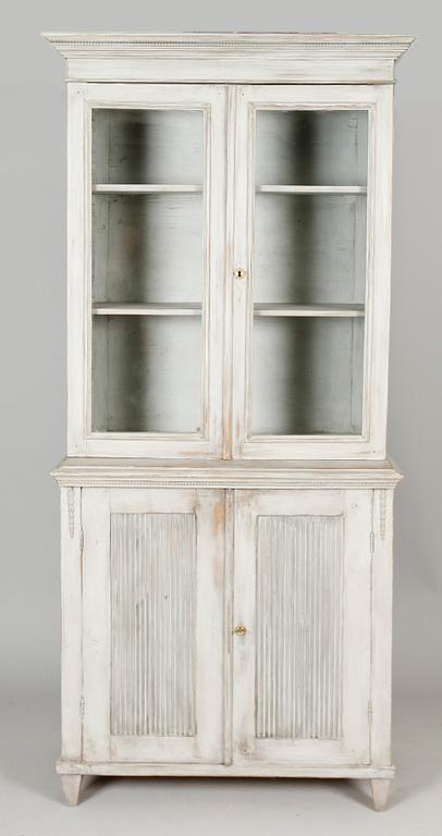 VITRINSKÅP, gustaviansk stil, 1900-talets början.