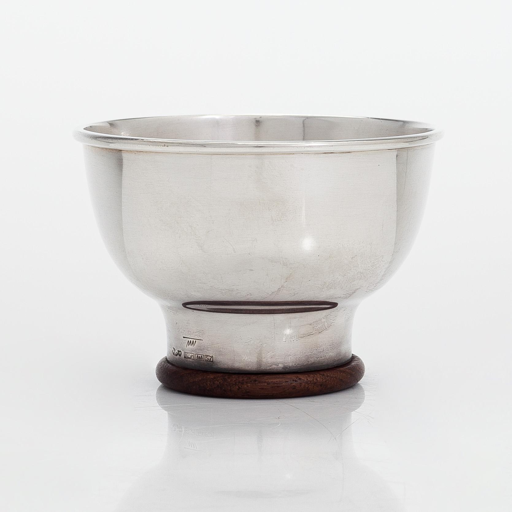 Tapio Wirkkala, a three-piece sterling silver and rosewood coffee set with tray, Kultakeskus, Hämeenlinna  1959-1971.