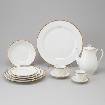 A 123 piece "Kardinal" dinner service.