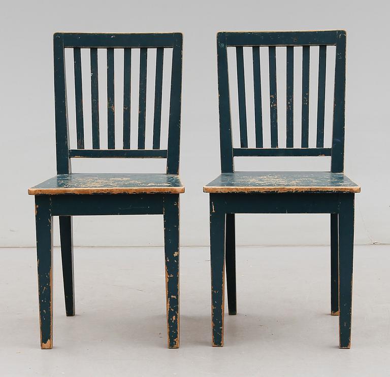 BARNSTOLAR, 2 st, 1900-talets första hälft.
