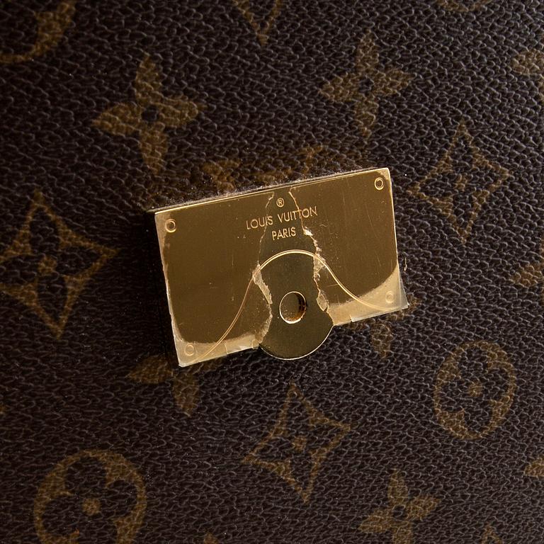Louis Vuitton,.
