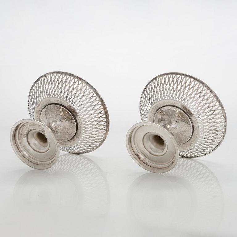 Serveringskålar med gallerkant, ett par, sterlingsilver, Birmingham, England 1911.