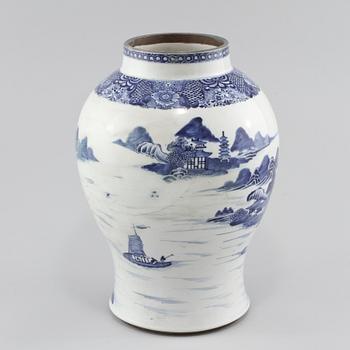 URNA, porslin, Kina, 1700-tal.