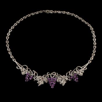 COLLIER, silver samt troligtvis cabochonslipade ametister samt markasiter, importstämplat. Vikt 31 g.
