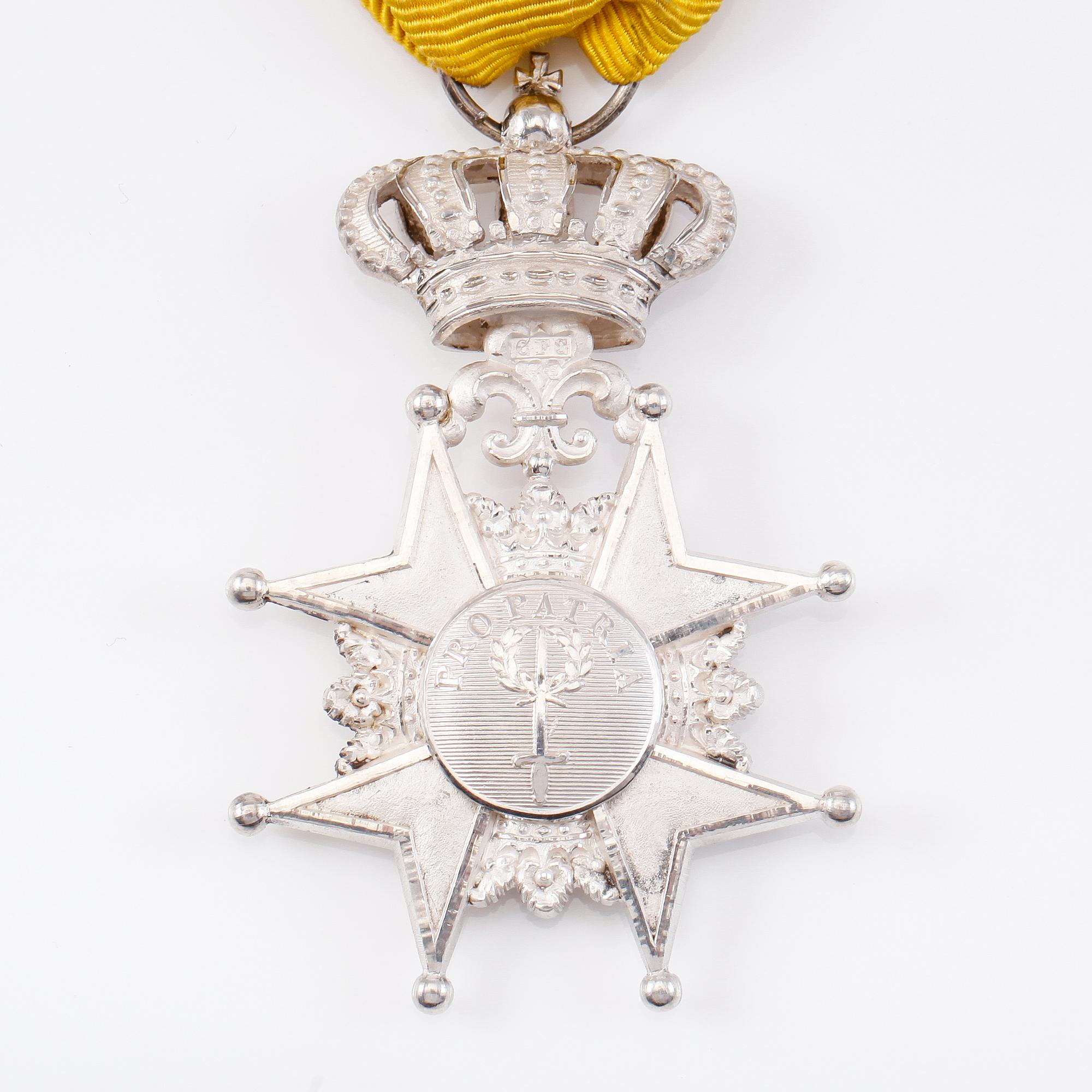 ORDERNSTECKEN, silver och emalj, Pro Patria, Svärdsorden, C.F Carlman. Vikt ca 16 gram.