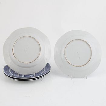 A set of seven Chinese export porcelain plates, Qing dynasty, Qianlong (1736-95).
