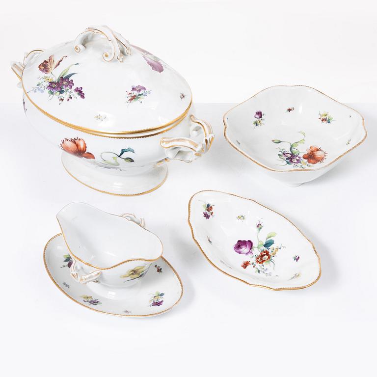 A Bing & Gröndahl part dinner service, Dnemanrk, circa 1900. (44 pieces).