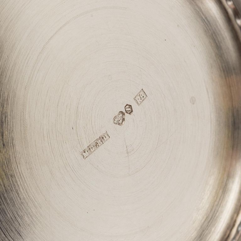 Bägare, 7 st, samt fat, 3 st, silver, 1900-tal, bl a Gustaf Janson CG Hallberg, Stockholm 1958.