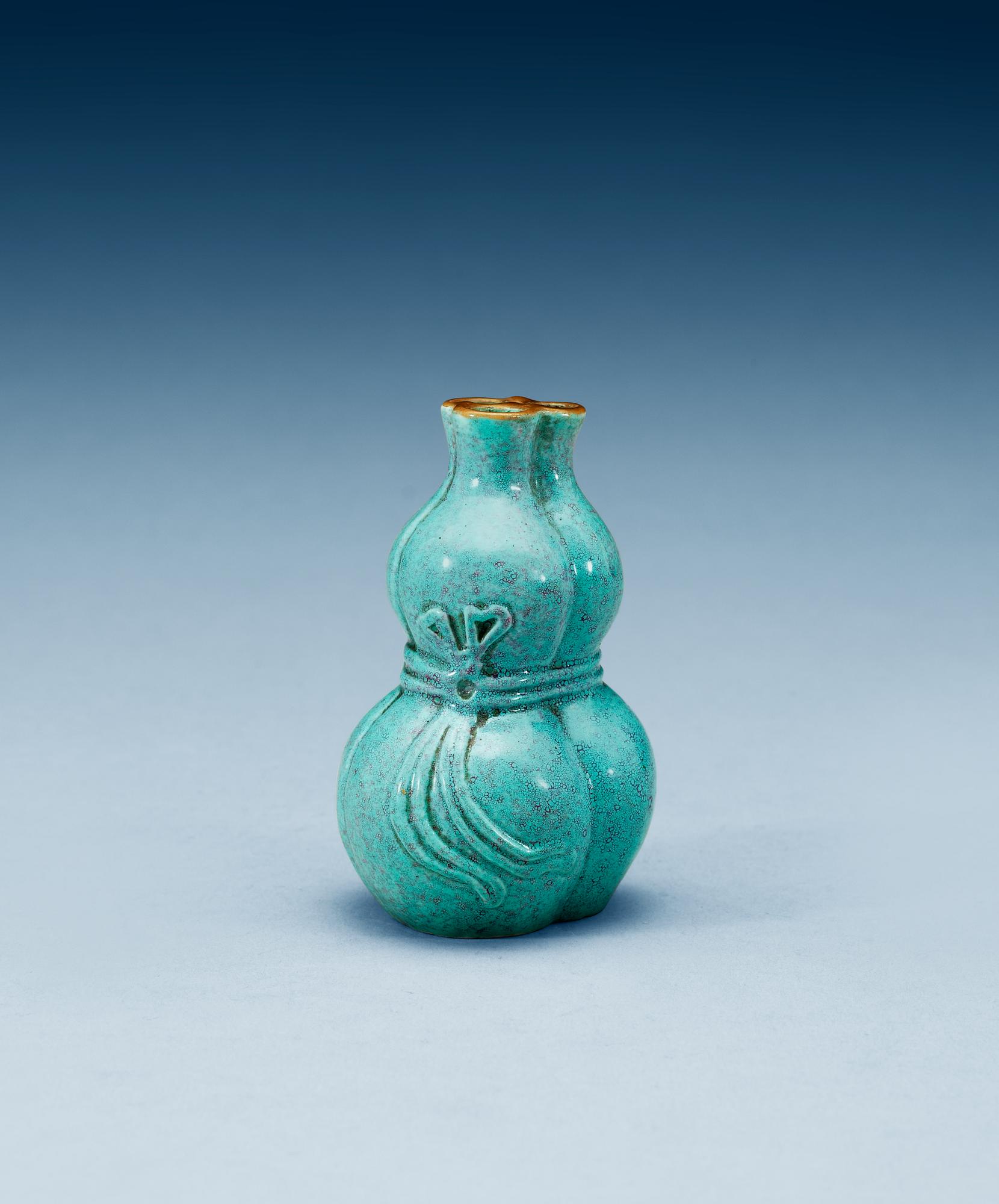A trippel-gourd robins egg glazed vase, Qing dynasty.