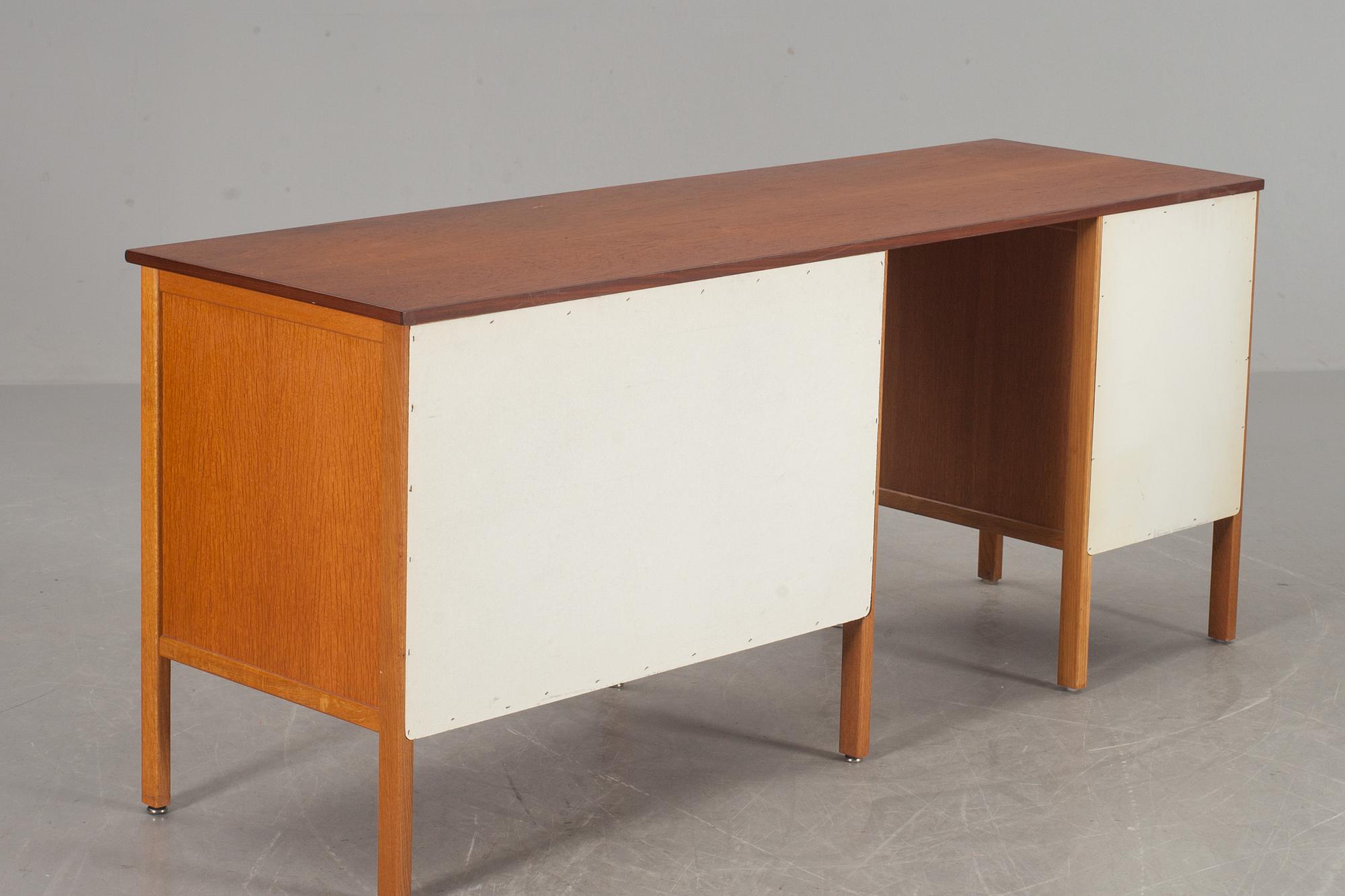 SKRIVBORD/SIDEOARD, 1960-tal.